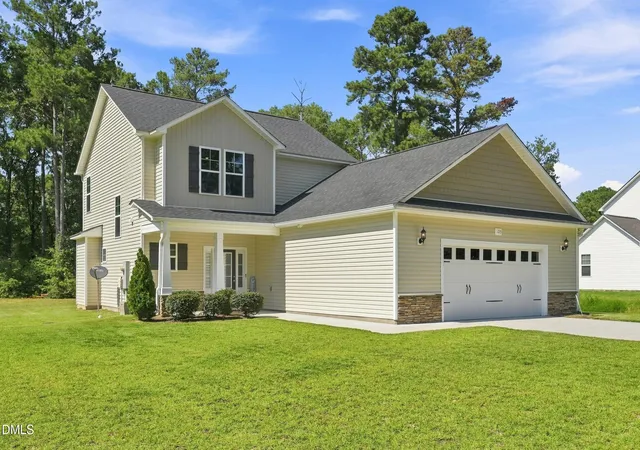 Photo 3 of Single family home for sale at 105 Forest Wood Dr, Salemburg, NC 28385 | MLS# 10192103 | Listing updated on 2026-09-20