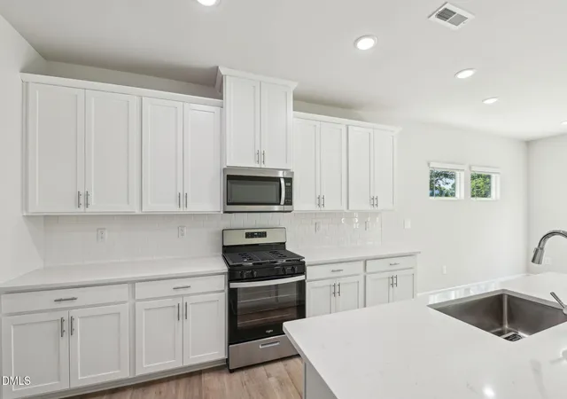 Photo 3 of Sale Pending at 1158 Winding Spring Dr, Mebane, NC 27302 | MLS# 10190971 | Listing updated on 2026-09-29
