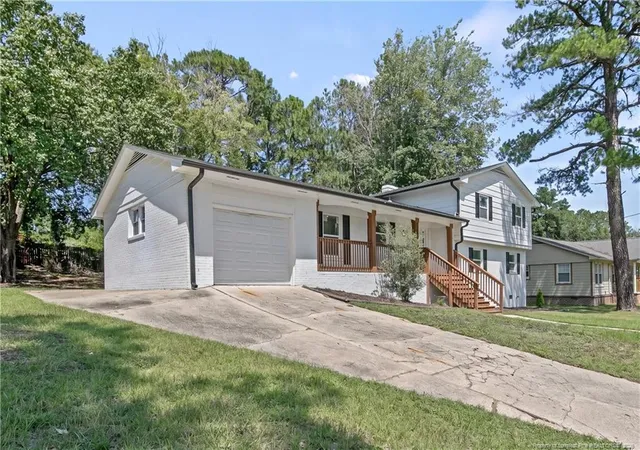 Photo 2 of Single family home for sale at 2706 Fordham Dr, Fayetteville, NC 28304 | MLS# 768475 | Listing updated on 2026-09-03