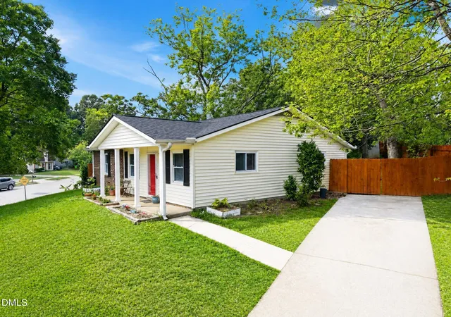 Photo 3 of Single family home for sale at 7401 Longstreet Dr, Raleigh, NC 27615 | MLS# 10190216 | Listing updated on 2026-09-13