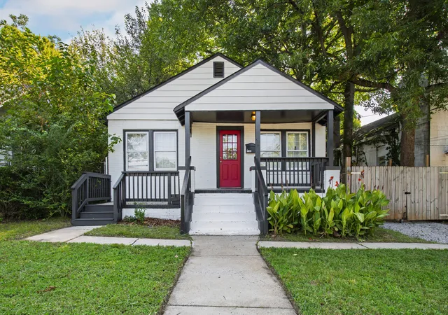 Photo 1 of Single family home for sale at 1109 S Bloodworth St, Raleigh, NC 27601 | MLS# 10189252 | Listing updated on 2026-09-01