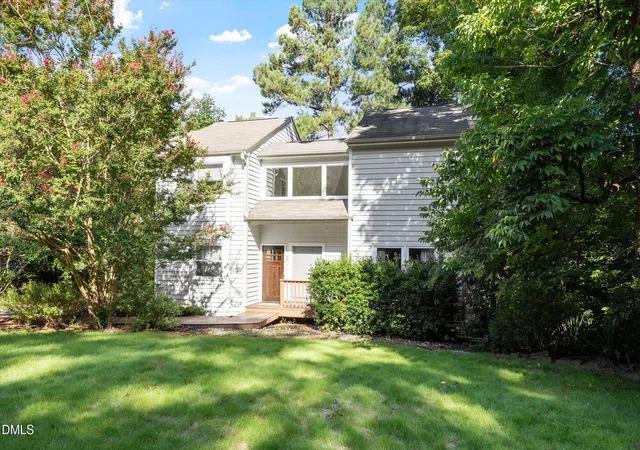 Photo 2 of Single family home for sale at 5 Sandstone Ridge Dr, Durham, NC 27713 | MLS# 10190477 | Listing updated on 2026-10-05