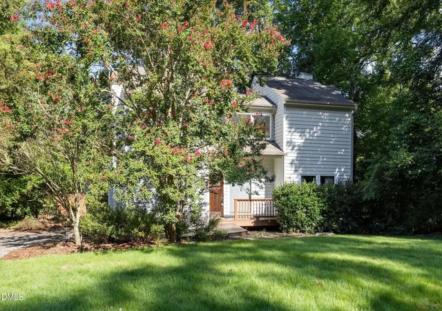 Photo 3 of Single family home for sale at 5 Sandstone Ridge Dr, Durham, NC 27713 | MLS# 10190477 | Listing updated on 2026-10-05