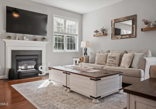 Photo 4 of Single family home for sale at 1321 Lagerfeld Way, Wake Forest, NC 27587 | MLS# 10190321 | Listing updated on 2026-09-16