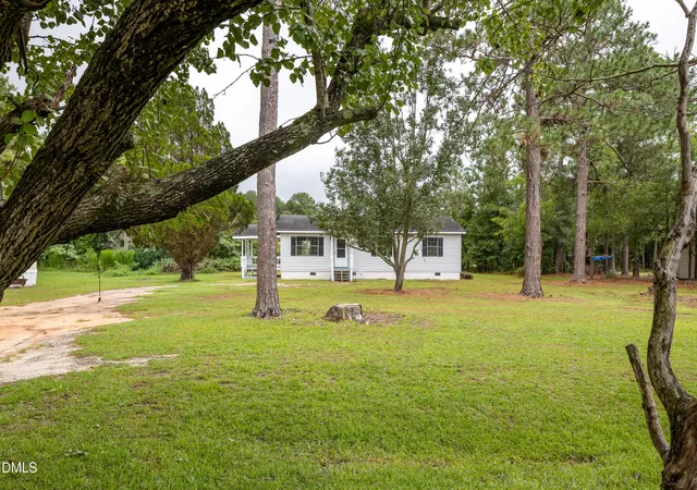Photo 3 of Single family home for sale at 60 White Woods Rd, Roseboro, NC 28382 | MLS# 10192212 | Listing updated on 2026-09-11