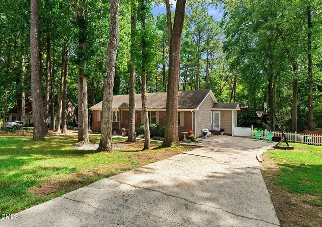 Photo 2 of Single family home for sale at 3405 Marietta Ct, Raleigh, NC 27612 | MLS# 10191684 | Listing updated on 2026-10-03