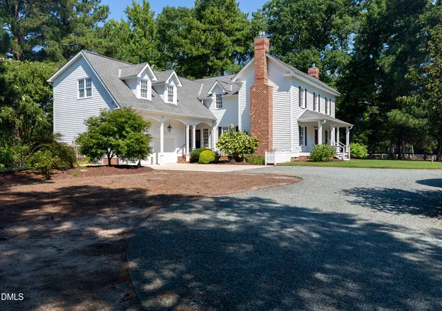 Photo 1 of Single family home for sale at 190 Oakley Farm Rd, Chapel Hill, NC 27517 | MLS# 10191586 | Listing updated on 2026-09-11