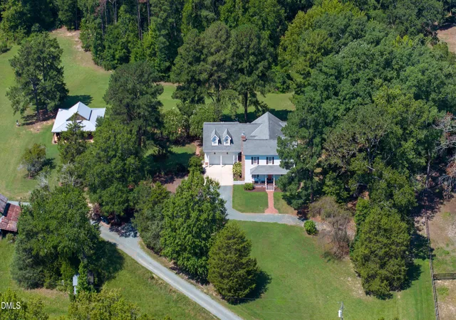 Photo 2 of Single family home for sale at 190 Oakley Farm Rd, Chapel Hill, NC 27517 | MLS# 10191586 | Listing updated on 2026-09-11