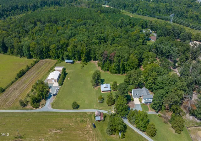 Photo 3 of Single family home for sale at 190 Oakley Farm Rd, Chapel Hill, NC 27517 | MLS# 10191586 | Listing updated on 2026-09-11
