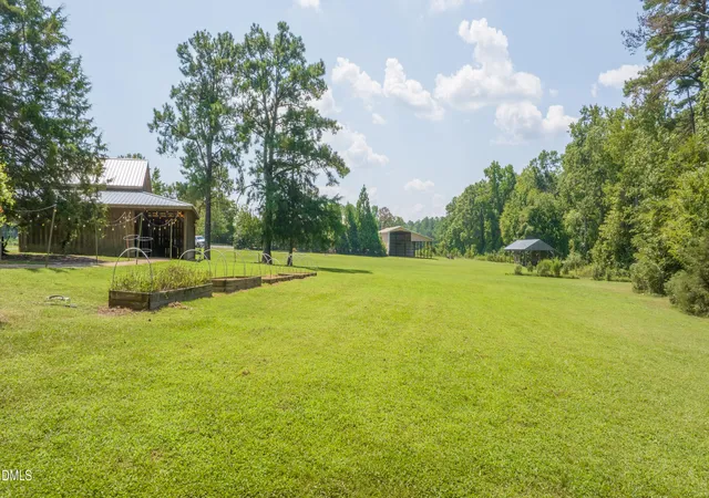 Photo 4 of Single family home for sale at 190 Oakley Farm Rd, Chapel Hill, NC 27517 | MLS# 10191586 | Listing updated on 2026-09-11