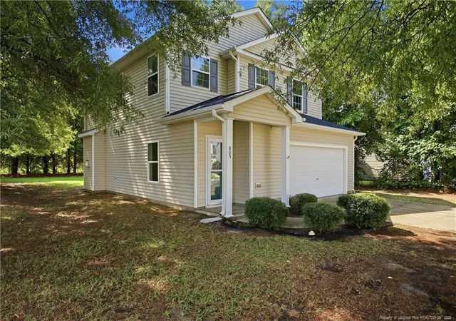 Photo 3 of Single family home for sale at 805 Bellingham Wy, Fayetteville, NC 28312 | MLS# 768379 | Listing updated on 2026-09-10