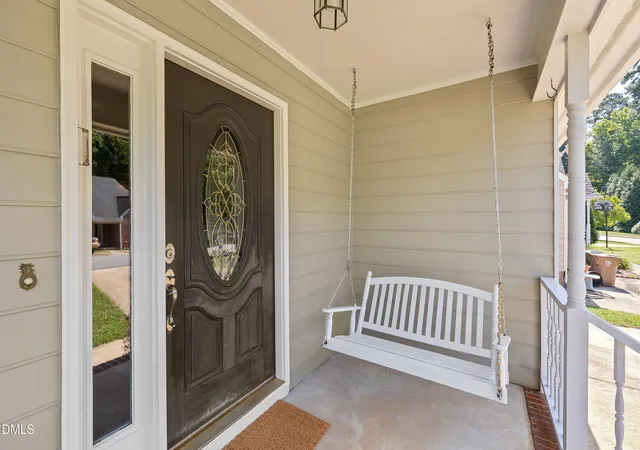 Photo 2 of Single family home for sale at 101 Gatepost Ln, Cary, NC 27513 | MLS# 10190414 | Listing updated on 2026-09-14