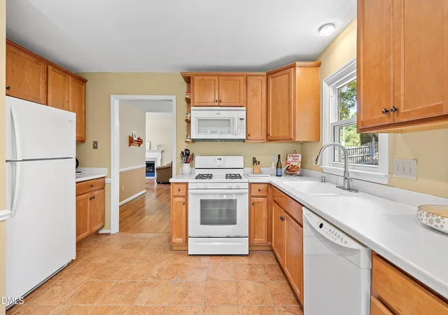 Photo 4 of Single family home for sale at 101 Gatepost Ln, Cary, NC 27513 | MLS# 10190414 | Listing updated on 2026-09-14