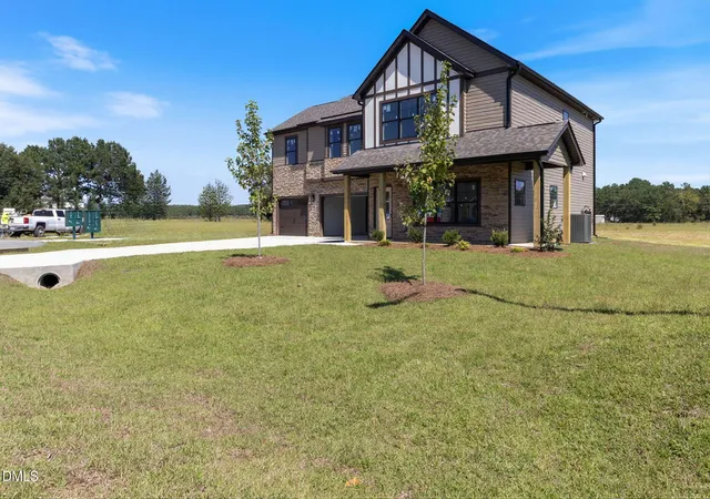 Photo 2 of Sale Pending at 1572 Eastbay Dr, Fayetteville, NC 28312 | MLS# 10189621 | Listing updated on 2026-09-27