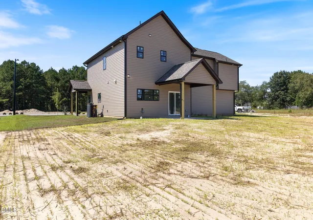Photo 3 of Sale Pending at 1572 Eastbay Dr, Fayetteville, NC 28312 | MLS# 10189621 | Listing updated on 2026-09-27