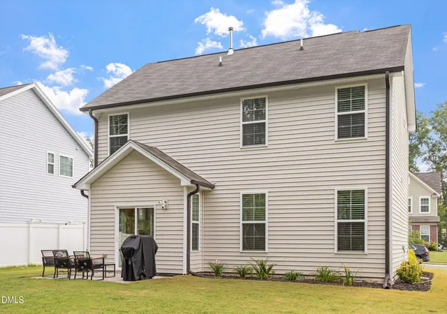 Photo 3 of Single family home for sale at 854 Royal Oak Ln, Mebane, NC 27302 | MLS# 10190045 | Listing updated on 2026-09-20