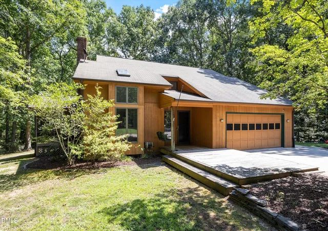 Photo 3 of Single family home for sale at 1040 Rolling Knoll Rd, Apex, NC 27523 | MLS# 10192699 | Listing updated on 2026-10-05