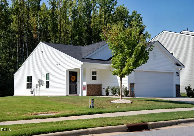 Photo 2 of Single family home for sale at 917 Bellewood Gdns Dr, Angier, NC 27501 | MLS# 10190246 | Listing updated on 2026-09-07