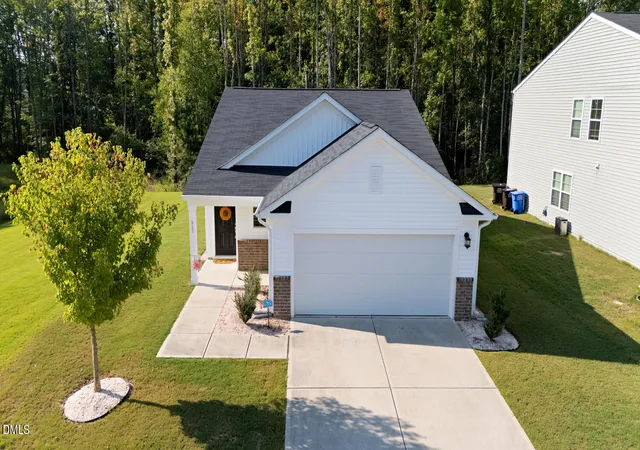 Photo 3 of Single family home for sale at 917 Bellewood Gdns Dr, Angier, NC 27501 | MLS# 10190246 | Listing updated on 2026-09-07