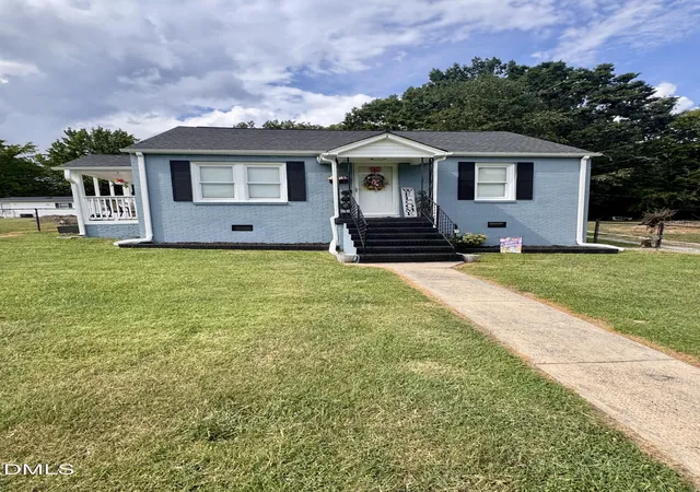 Photo 1 of Single family home for sale at 220 Hill St, Roxboro, NC 27573 | MLS# 10189999 | Listing updated on 2026-10-01