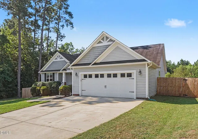 Photo 3 of Single family home for sale at 122 Shetland Ln, Smithfield, NC 27577 | MLS# 10190350 | Listing updated on 2026-09-06