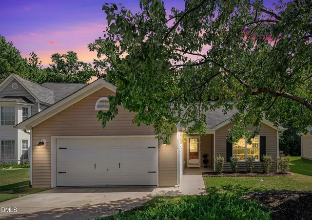 Photo 1 of Single family home for sale at 1517 Dexter Ridge Dr, Holly Springs, NC 27540 | MLS# 10189713 | Listing updated on 2026-09-20