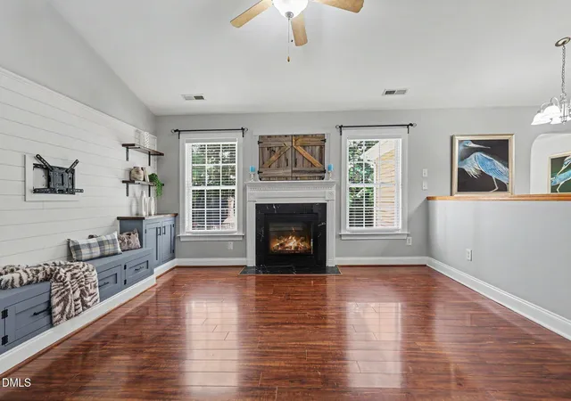 Photo 4 of Single family home for sale at 1517 Dexter Ridge Dr, Holly Springs, NC 27540 | MLS# 10189713 | Listing updated on 2026-09-20