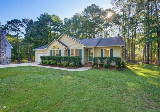 Photo 3 of Sale Pending at 43 Lilly Loop, Sanford, NC 27332 | MLS# 10190099 | Listing updated on 2026-09-16