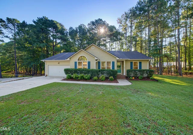 Photo 3 of Sale Pending at 43 Lilly Loop, Sanford, NC 27332 | MLS# 10190099 | Listing updated on 2026-09-16