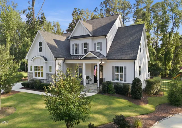 Photo 2 of Sale Pending at 2821 Sweetwill Ln, Raleigh, NC 27606 | MLS# 10190606 | Listing updated on 2026-10-21