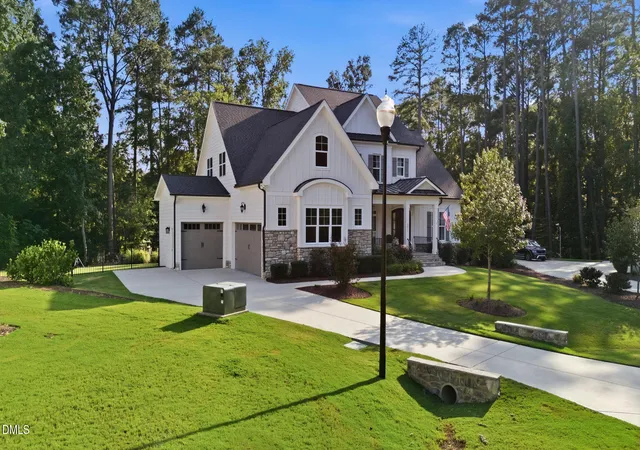 Photo 3 of Sale Pending at 2821 Sweetwill Ln, Raleigh, NC 27606 | MLS# 10190606 | Listing updated on 2026-10-21