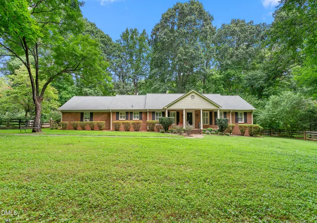 Photo 1 of Single family home for sale at 4014 Forest Oaks Ln, Mebane, NC 27302 | MLS# 10190156 | Listing updated on 2026-09-02