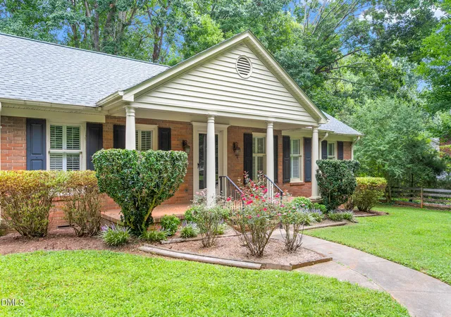 Photo 2 of Single family home for sale at 4014 Forest Oaks Ln, Mebane, NC 27302 | MLS# 10190156 | Listing updated on 2026-09-02