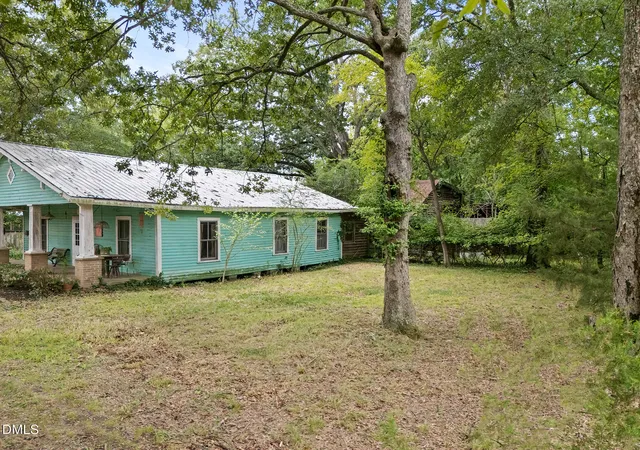 Single family home for sale at 101 Lindsay St, Carrboro, NC 27510 | MLS# 10190035 | Listing updated on 2026-10-04