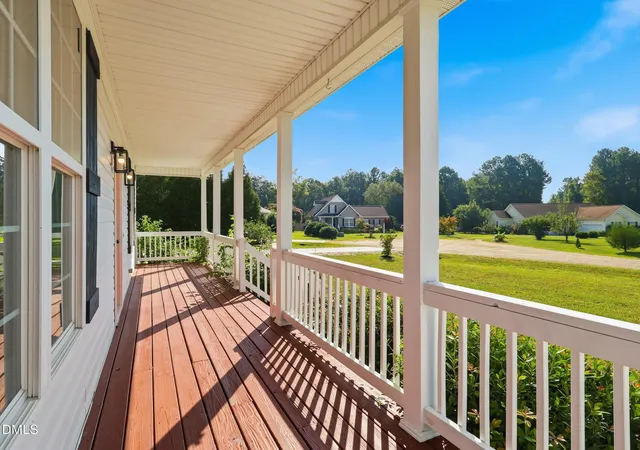 Photo 3 of Single family home for sale at 15 Davis Cir Dr, Zebulon, NC 27597 | MLS# 10190564 | Listing updated on 2026-09-27