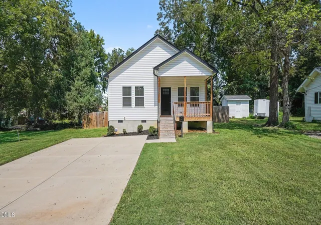 Photo 1 of Single family home for sale at 417 Cameron St, Burlington, NC 27215 | MLS# 10189851 | Listing updated on 2026-09-08
