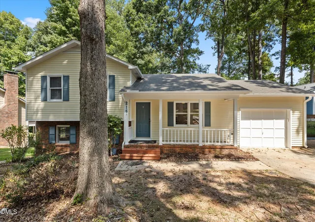 Photo 3 of Sale Pending at 216 Trillingham Ln, Cary, NC 27513 | MLS# 10190754 | Listing updated on 2026-09-09