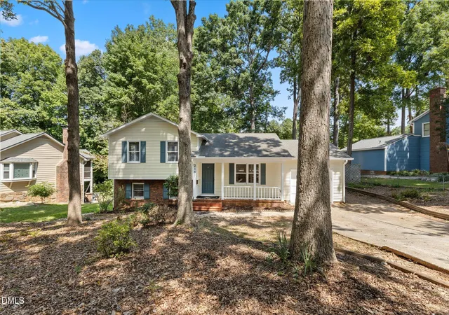 Photo 3 of Sale Pending at 216 Trillingham Ln, Cary, NC 27513 | MLS# 10190754 | Listing updated on 2026-09-09