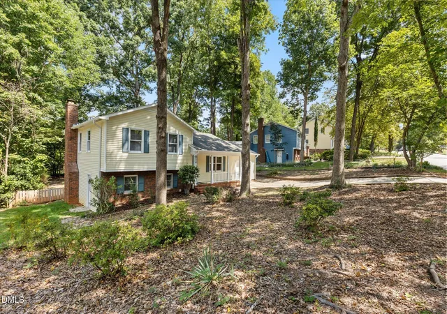 Photo 4 of Sale Pending at 216 Trillingham Ln, Cary, NC 27513 | MLS# 10190754 | Listing updated on 2026-09-09