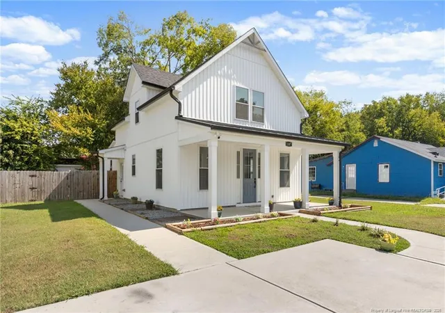 Photo 2 of Single family home for sale at 1107 Massey St, Smithfield, NC 27577 | MLS# 768565 | Listing updated on 2026-09-18