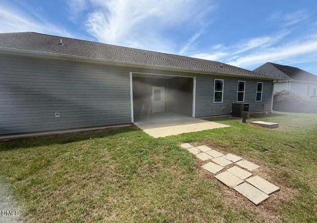 Photo 4 of Single family home for sale at 18 D'ango Cir, Angier, NC 27501 | MLS# 10189852 | Listing updated on 2026-09-01
