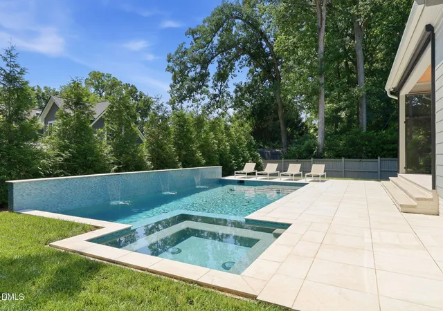 Photo 3 of Single family home for sale at 822 Pebblebrook Dr, Raleigh, NC 27609 | MLS# 10190746 | Listing updated on 2026-09-13
