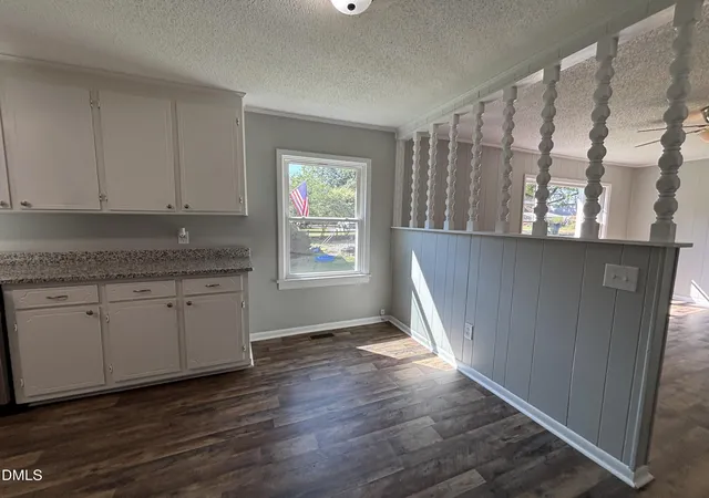 Photo 4 of Single family home for sale at 20 W Edgerton St, Smithfield, NC 27577 | MLS# 10190258 | Listing updated on 2026-09-15