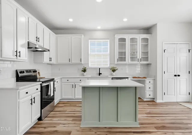 Photo 1 of Sale Pending at 112 Smith Rock Dr, Holly Springs, NC 27540 | MLS# 10189864 | Listing updated on 2026-09-14
