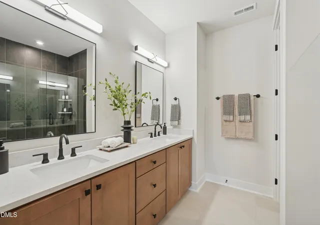 Photo 4 of Townhouse for sale at 410 Kipling Ln, Chapel Hill, NC 27516 | MLS# 10189818 | Listing updated on 2026-10-21