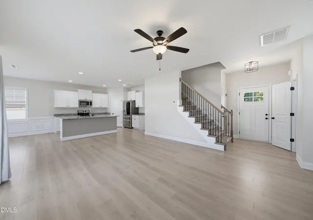 Photo 4 of Single family home for sale at 127 Thistle Ct, Sanford, NC 27332 | MLS# 10190736 | Listing updated on 2026-09-04