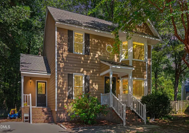 Photo 1 of Single family home for sale at 4605 Ellsmere Ln, Raleigh, NC 27604 | MLS# 10190380 | Listing updated on 2026-09-16