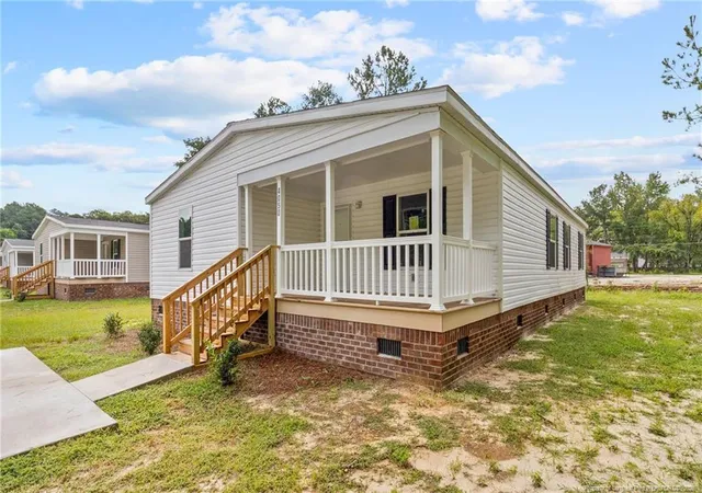 Photo 1 of Single family home for sale at 4050 Lodge Dr, Wade, NC 28395 | MLS# 768546 | Listing updated on 2026-09-18