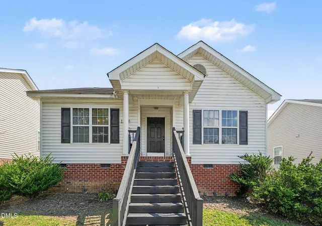Photo 2 of Single family home for sale at 1233 Sweetgrass St, Knightdale, NC 27545 | MLS# 10189871 | Listing updated on 2026-09-01