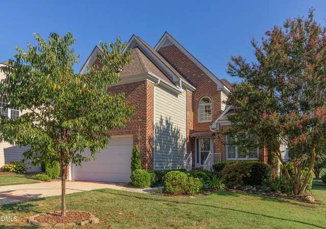 Photo 3 of Single family home for sale at 2912 Hawtree Dr, Raleigh, NC 27613 | MLS# 10190423 | Listing updated on 2026-09-03